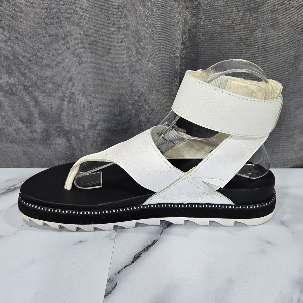 Sorel Roaming Buckle T-Strap Sandals Womens 8 White Leather Sporty Casual Flat - Picture 5 of 9